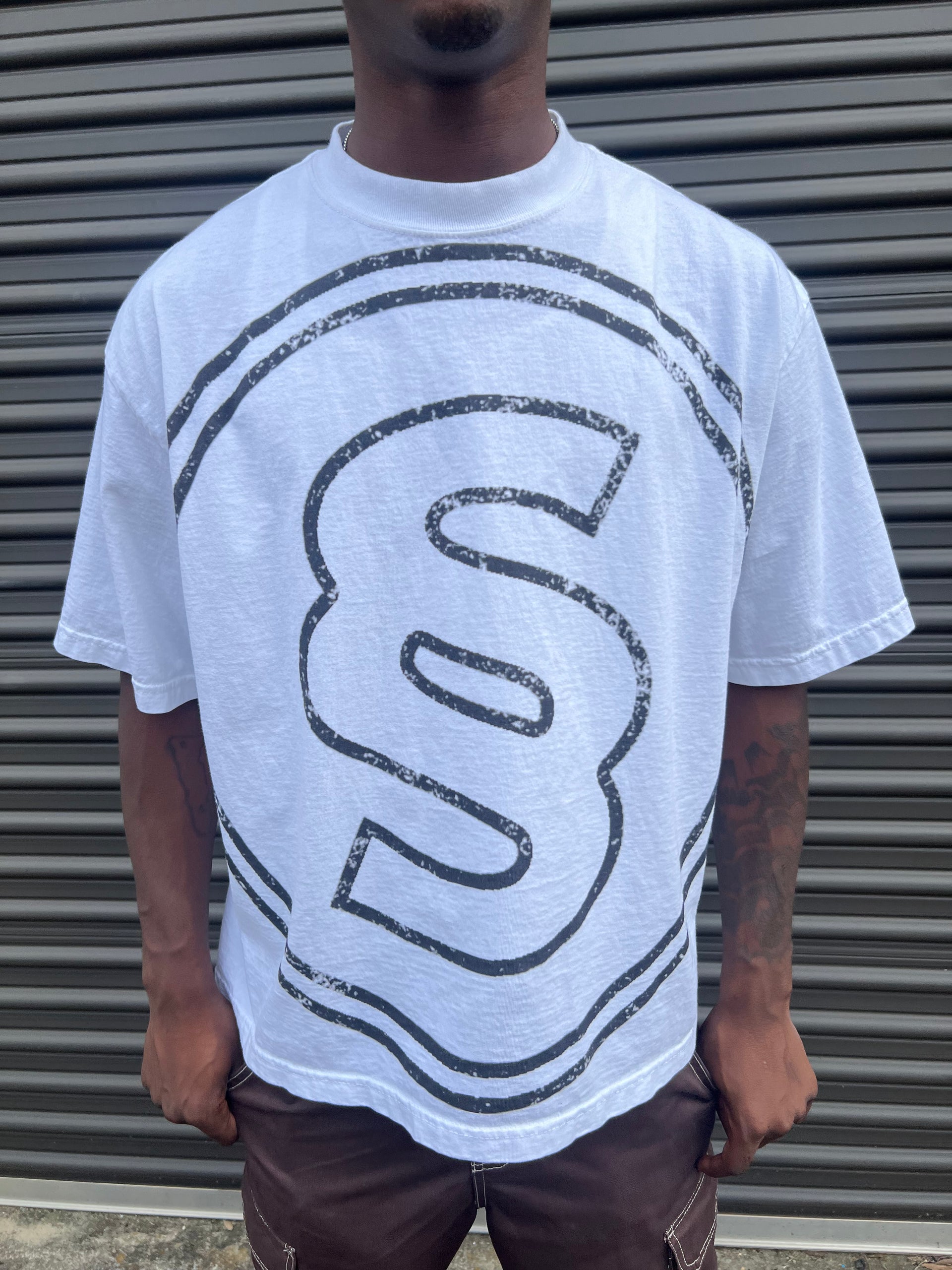 WHITE STAPLE TEE