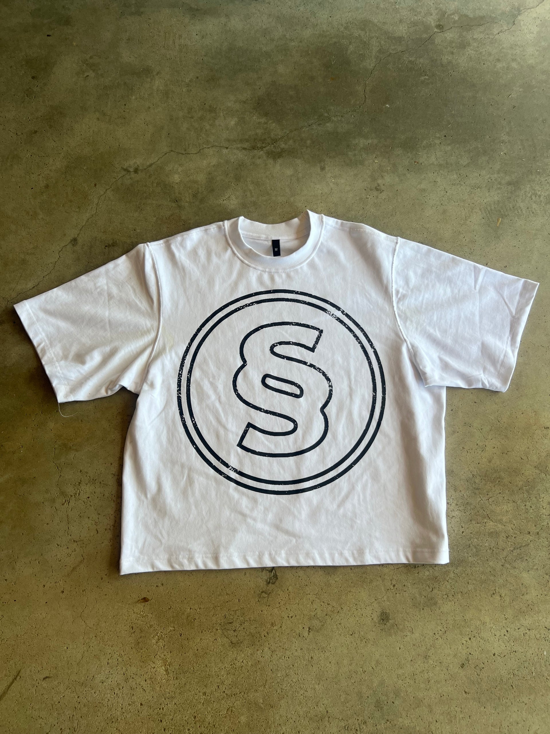 WHITE STAPLE TEE