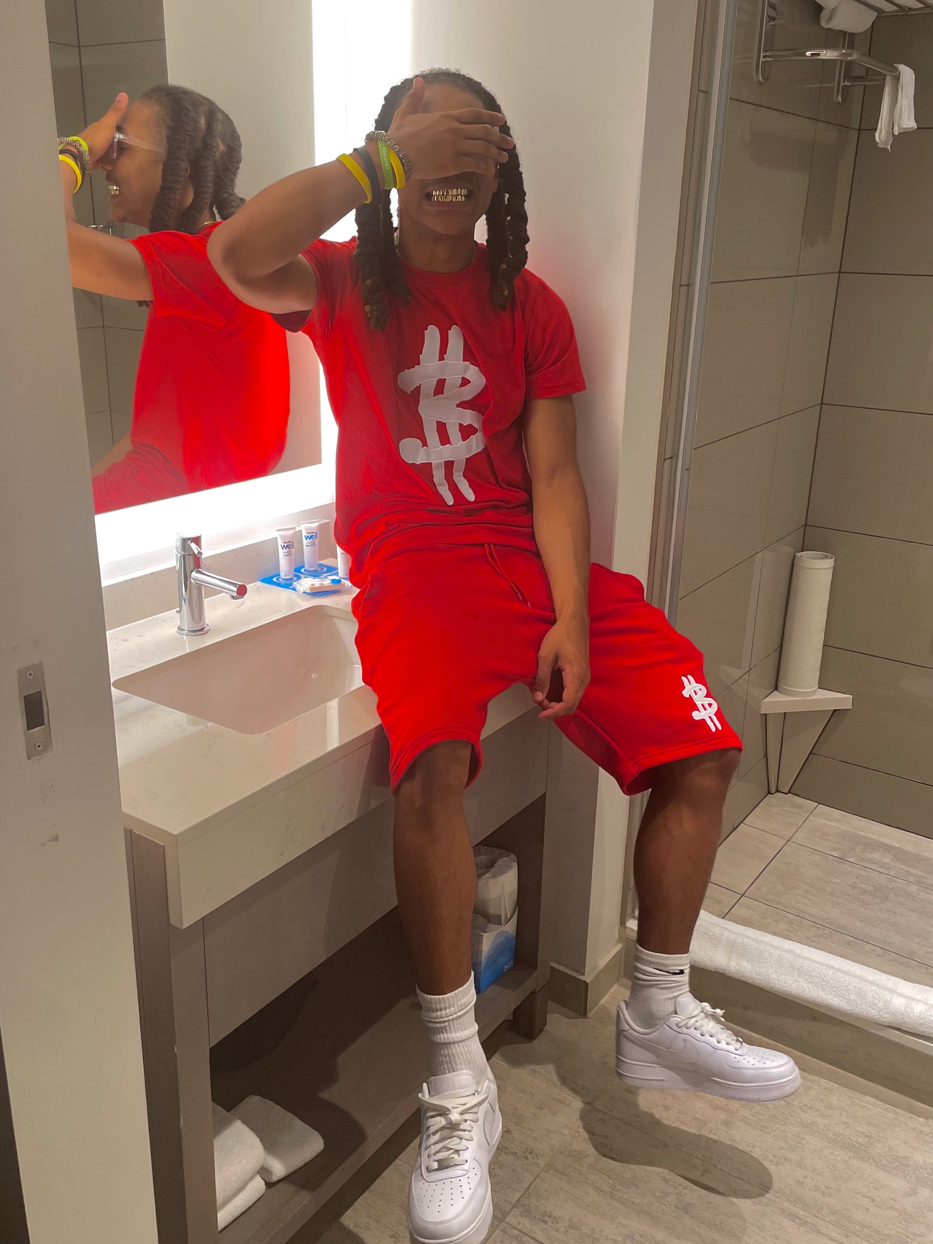 Culture Currency Set Red